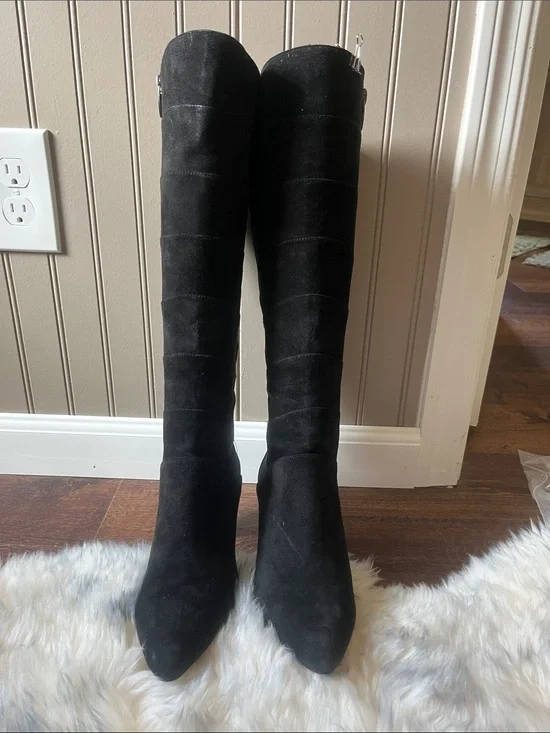 LIKE NEW Beautiful, detailed  Women's Black Suede Over-the-Knee Boots