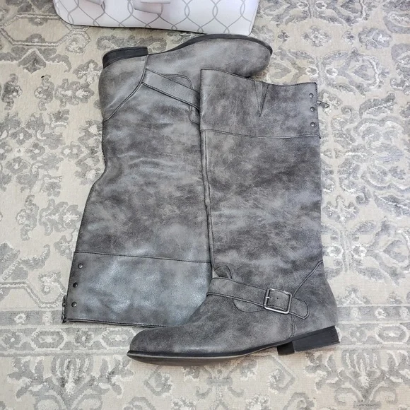 Grey Boots distressed zippered high boots