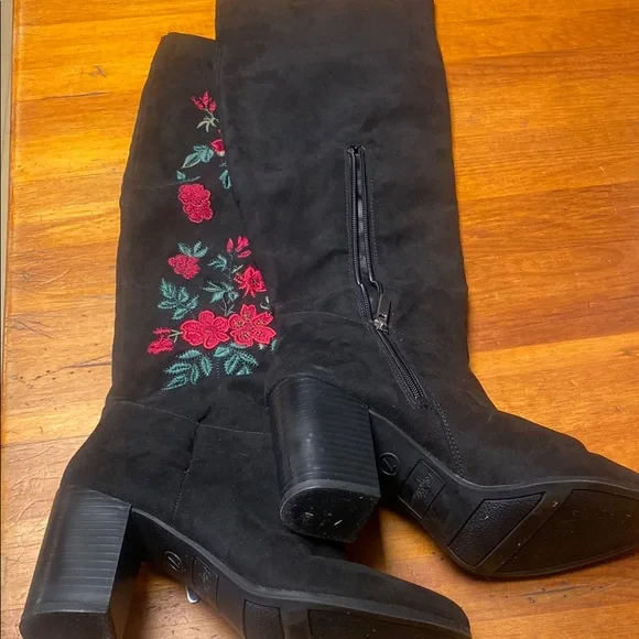 Libby Edelman Black and Red Over the Knee Boots with Chunky Heel