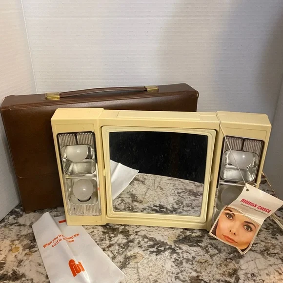 VTG 1968 Models Choice Faces West Lighted Double Sided Magnifying Makeup Mirror