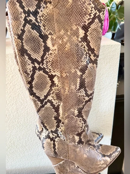 Jessica Simpson Havrie Knee High Snake Print Wedge Boots Totally Taupe 10M