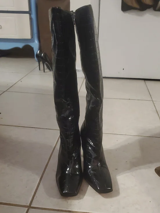 Knee High Black Croc-Embossed High Heel Boots With Sqare Toe.