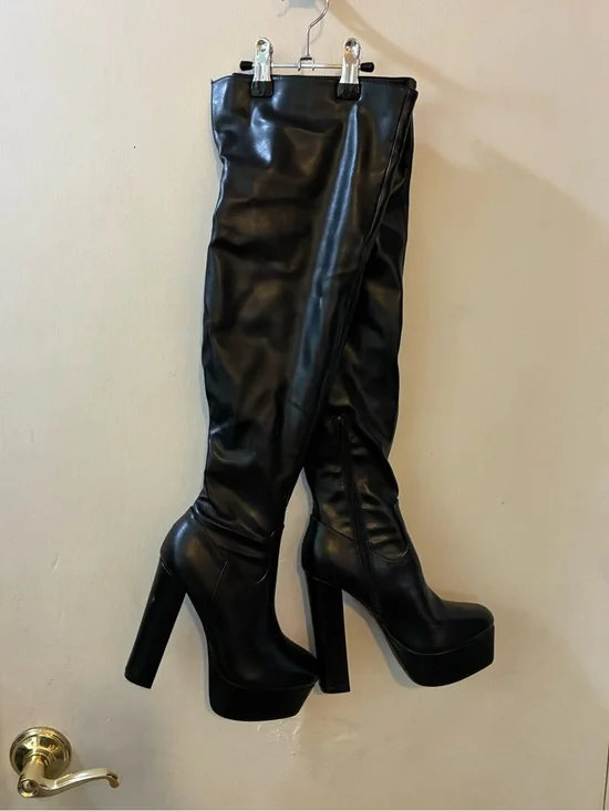 Black Platform Knee-High Boots - Women
