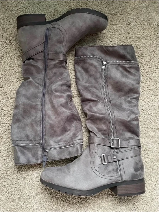 Gray Women's Knee-High Buckle Boots
