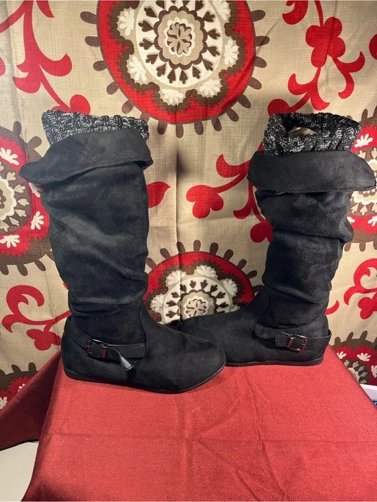 7/8M black faux-suede slouchy mid-calf boot with a built-in knit sweater/sock