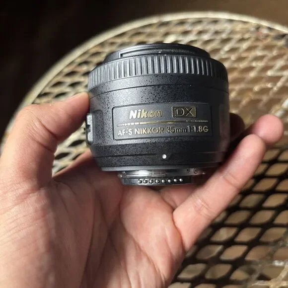 Nikon DX AF-S Nikkor 35mm 1:1.8G Lens