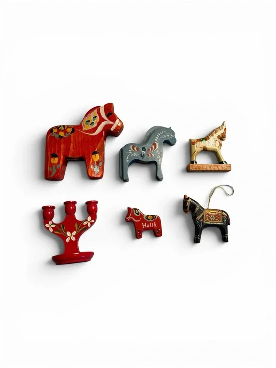 Hand Painted Assorted Dala Horses Wood Folk Art Candle Holder Sweden Norway Red