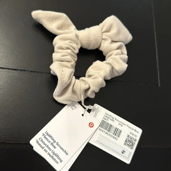LULULEMON‎ Uplifting Scrunchie Fleece Bow  Natural Ivory 🤍 NWT