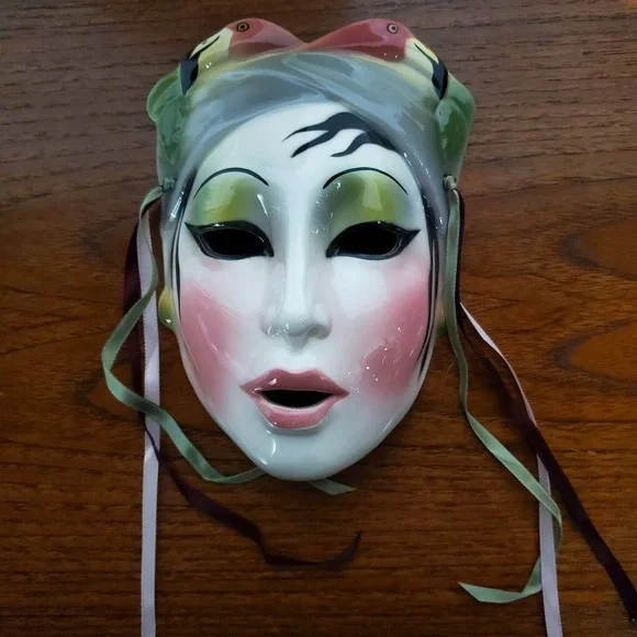 Clay Art Wall Mask, Claudia Cohen‎ 