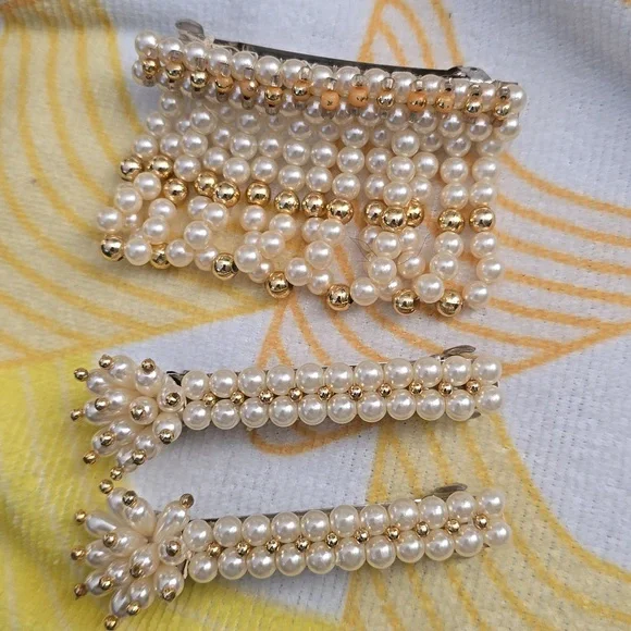 EUC - Vintage Faux Pearl and Gold Beads Hair Clips, Bundle of 3
