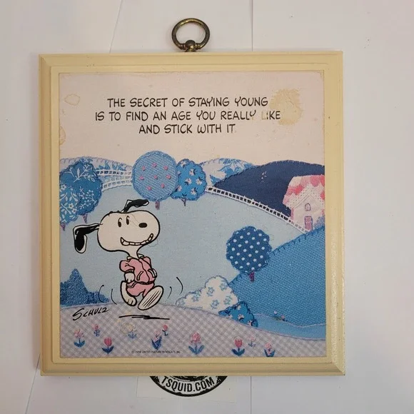 Hallmark Snoopy Wall Plaque Vintage Peanuts Staying Young Quote DE1078