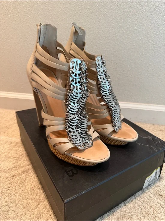 L.A.M.B Gwen Stefani Caged Gladiator Heels Metal Detail Platform Size 9M