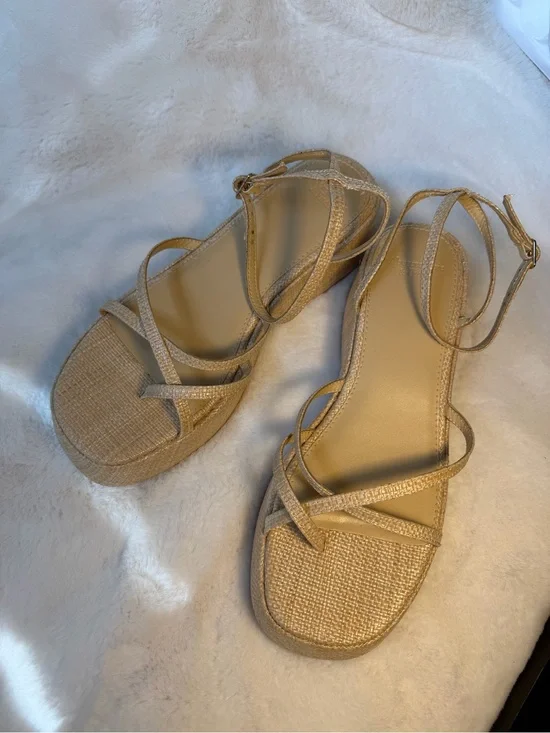 Abercrombie @ Fitch Beige Raffia Platform Sandals with Ankle Strap Size 9.5