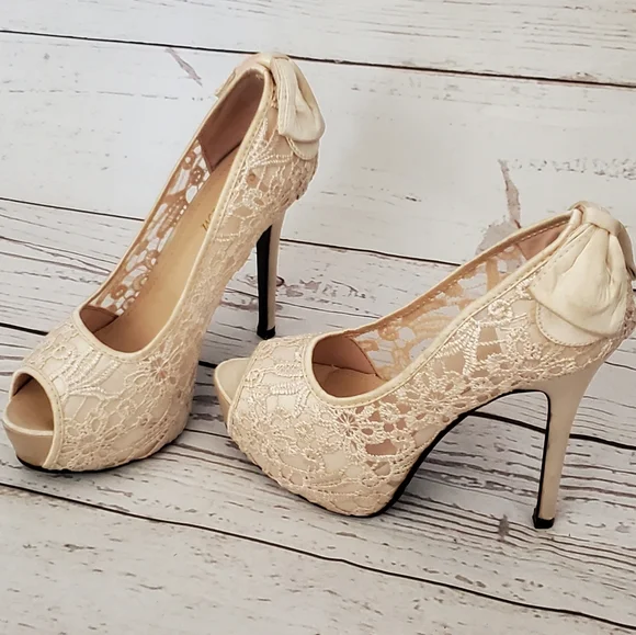 Sexy MM cream lace and mesh platform heels with bows size 39, size 9