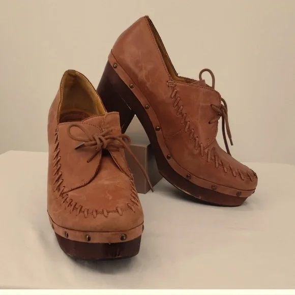 Anthropologie Leather Platform Oxfords in Tan Brown