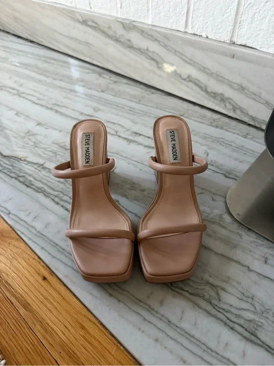 Steve Madden Tan Heels