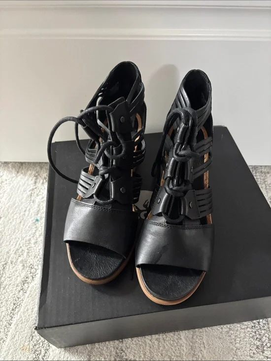 Sorel Black Lace-Up Platform Sandals