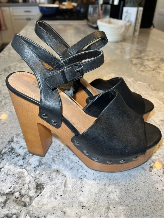 Gianni Bini Meri-Cana Studded Black Leather Wood Platform Sandals 7.5 EUC