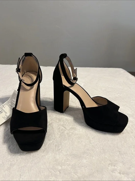 The Drop Women’s Hamalie Black Suede ankle strap platform Sandals. Chucky Heel.