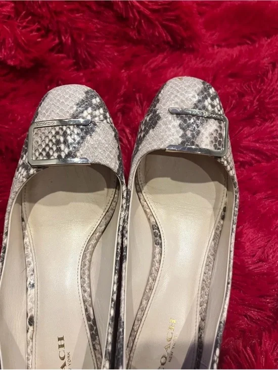Coach Women's Beige Snake-Print Leather Flats Y2K