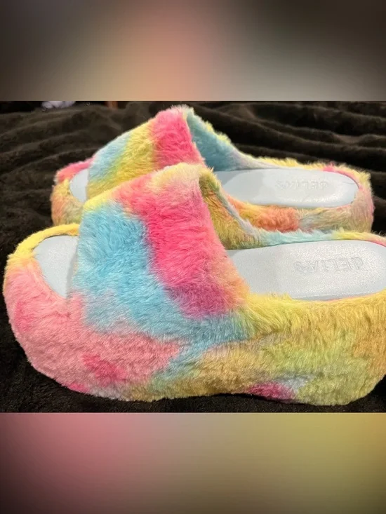 dELiA*s Multicolor Plush Platform Slippers