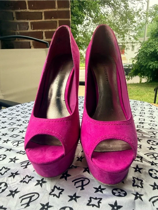 JustFab Fuchsia Suede Peep-Toe Platform Pumps