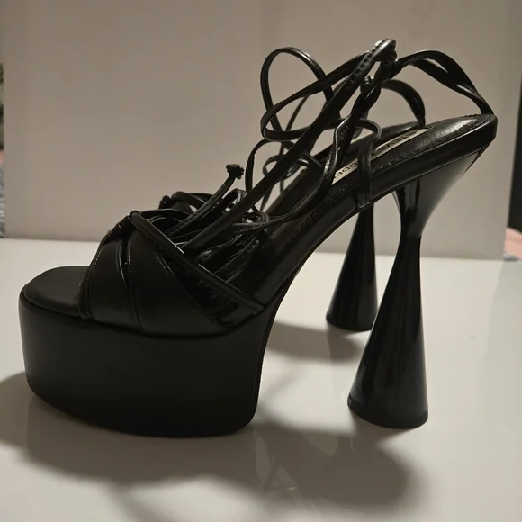 Steve Madden Black Patent Platform Sandals