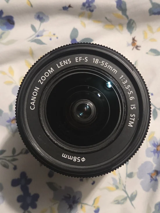 Canon 18-55mm EF-S Zoom Lens in Black