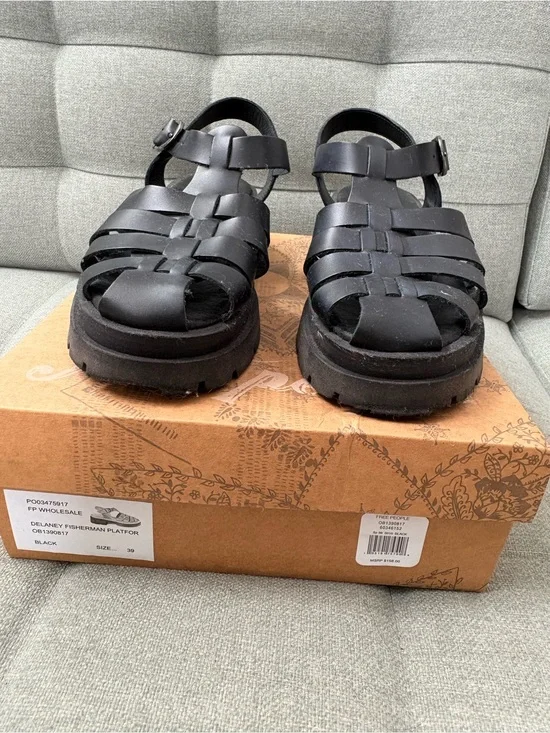 NWOT Free People Black Delaney Fisherman Platform Sandals with box.