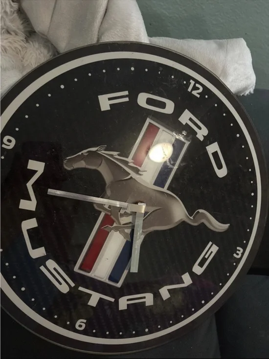 Ford Mustang Wall Clock  glass not working just decoration