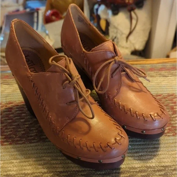 Latigo Womens Tan Leather‎ Wood Sole Platform Shoes Anthropologie 9M Closed Toe