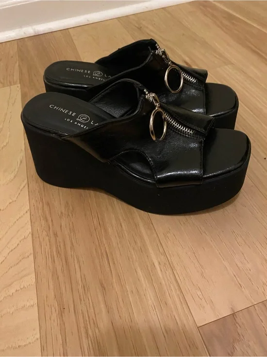 Chinese Laundry Black Platform Wedge Slide Sandals with Zip Accent Size 6