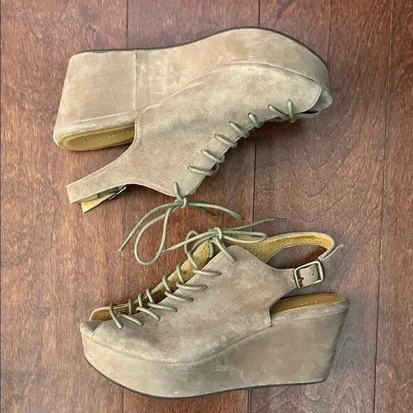 Chocolat Blu Willis Platform Beige Sandal, Lace-Up Open Toe, Size 7.5