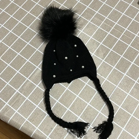Toddler girl black winter hat with pearls and Pom Pom