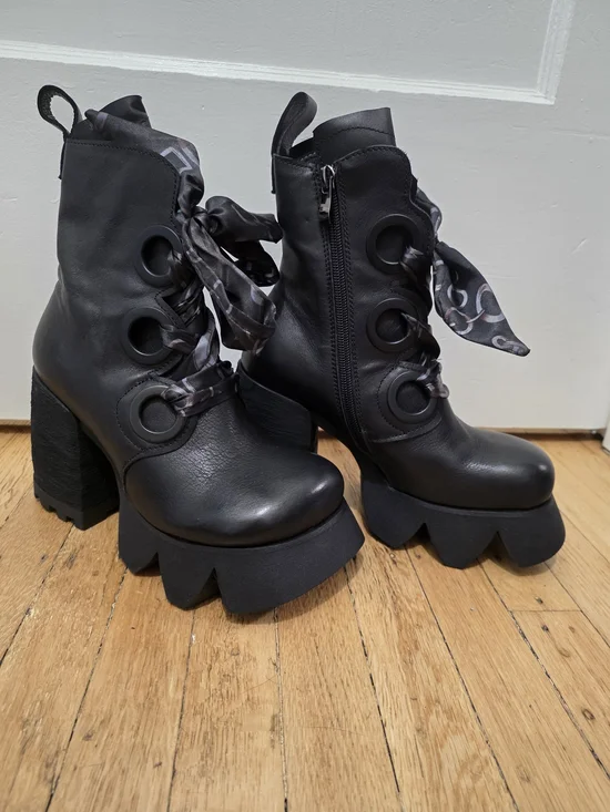 Black Women's Platform Lace-Up Ankle Boots