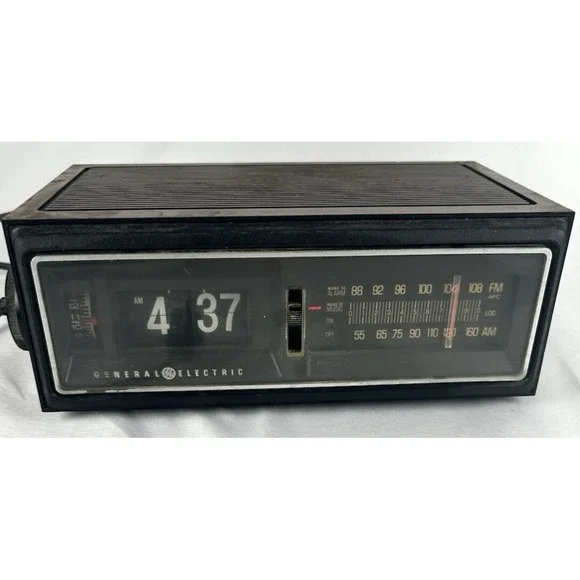 Vintage General Electric GE 7-4300F Flip Alarm Clock Radio CLOCK DOESN'T WORK