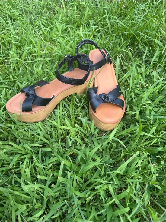 Women's Black Knot-Front Platform Sandals