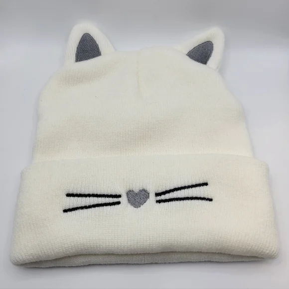 NWOT White Knit Cat Eat Beanie Embroidered Kid Winter Outdoor Snow Cold