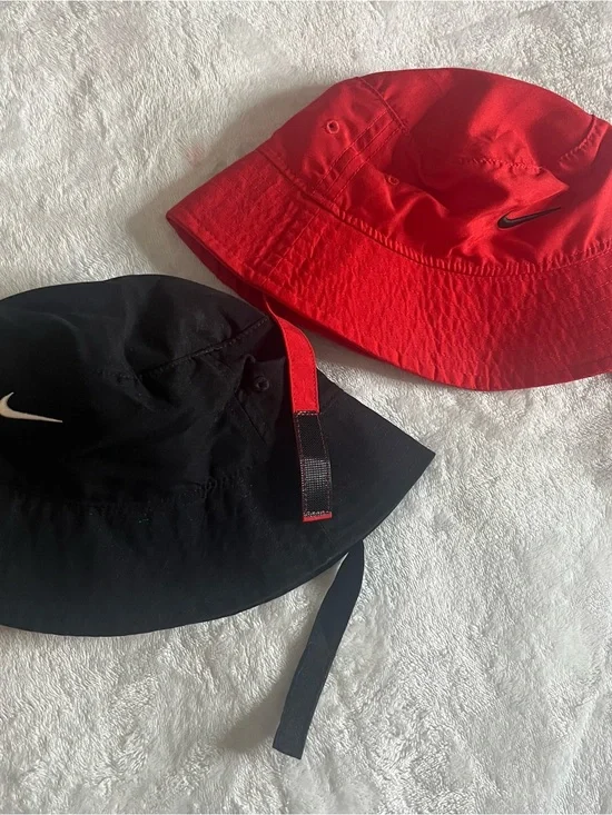 Nike Kids Black & Red UPF 40+ Chin Strap Bucket Hat Set Of Two One Size