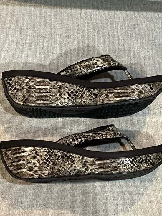 Volatile Snakeskin Print Sandals Size 9