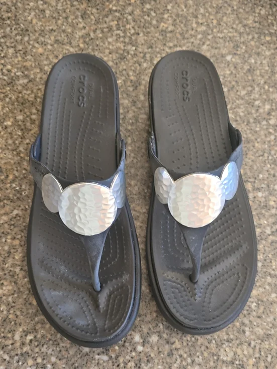 CROCS Black Thong Sandals with Hammered Silver Discs