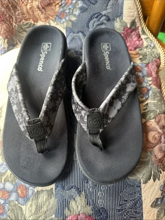 Spenco Women's Victoria Floral, Black, Sandals - Cushioned Flip Flops Sz 8