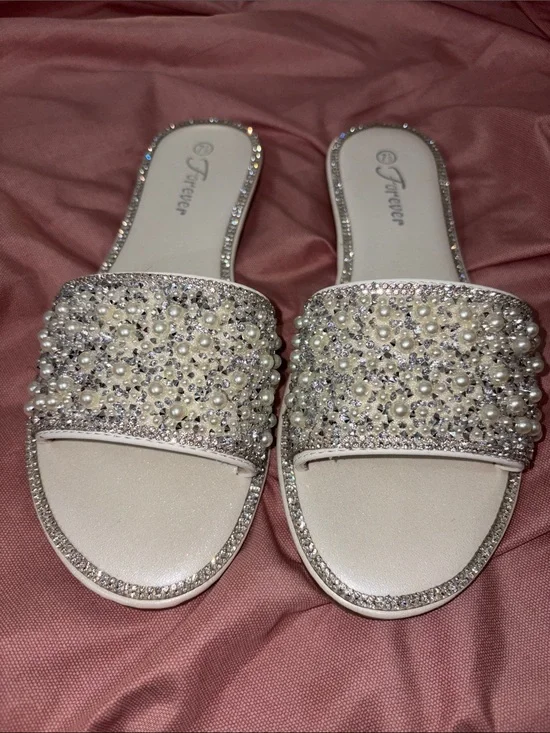 Forever 21 Ivory Pearl & Crystal sandals
