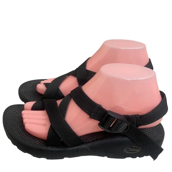 Chaco Z2 Classic Womens Black Strappy Athletic Hiking Sandals Toe Loop Size 8