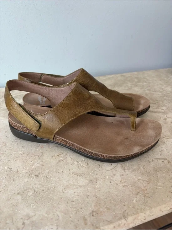 Dansko Reece Sandals Women's 38 / 7.5 Bronze Brown Leather Toe Loop Cork Shoes