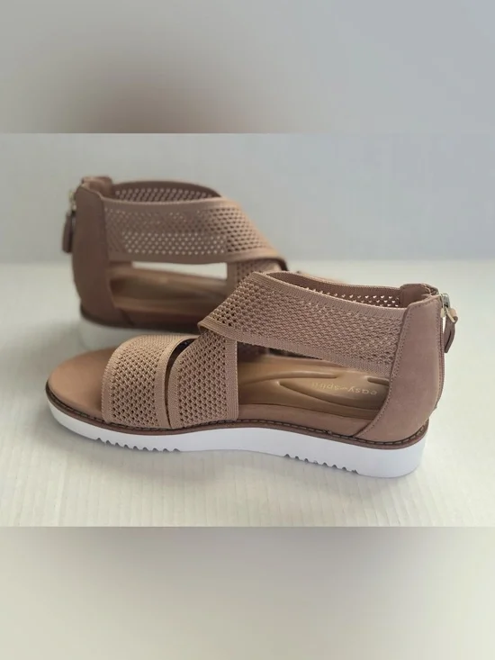 Easy Spirit Women's Wander Lightweight Strappy Sandals Taupe Arch Support Sz 8M