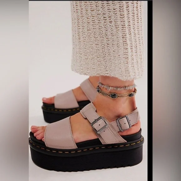 Dr. Martens Vintage Taupe Voss Quad platform Sandal size 10 brand‎ new