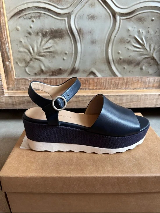 Navy Blue Platform Sandals, Sz. 8