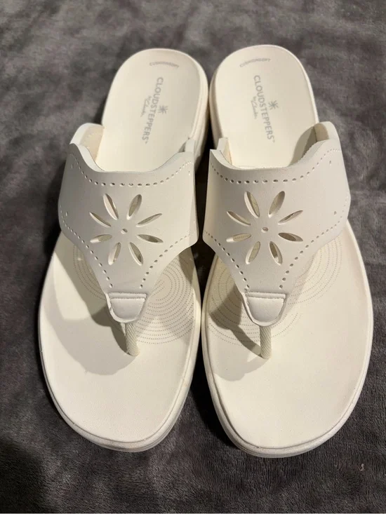 Clarks White Floral Cutout Toe-Post Sandals