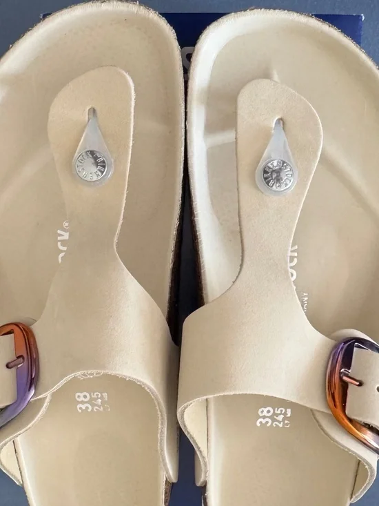 Birkenstocks Large Buckle Gizeh Sandals Women’s 7-7.5 (38)